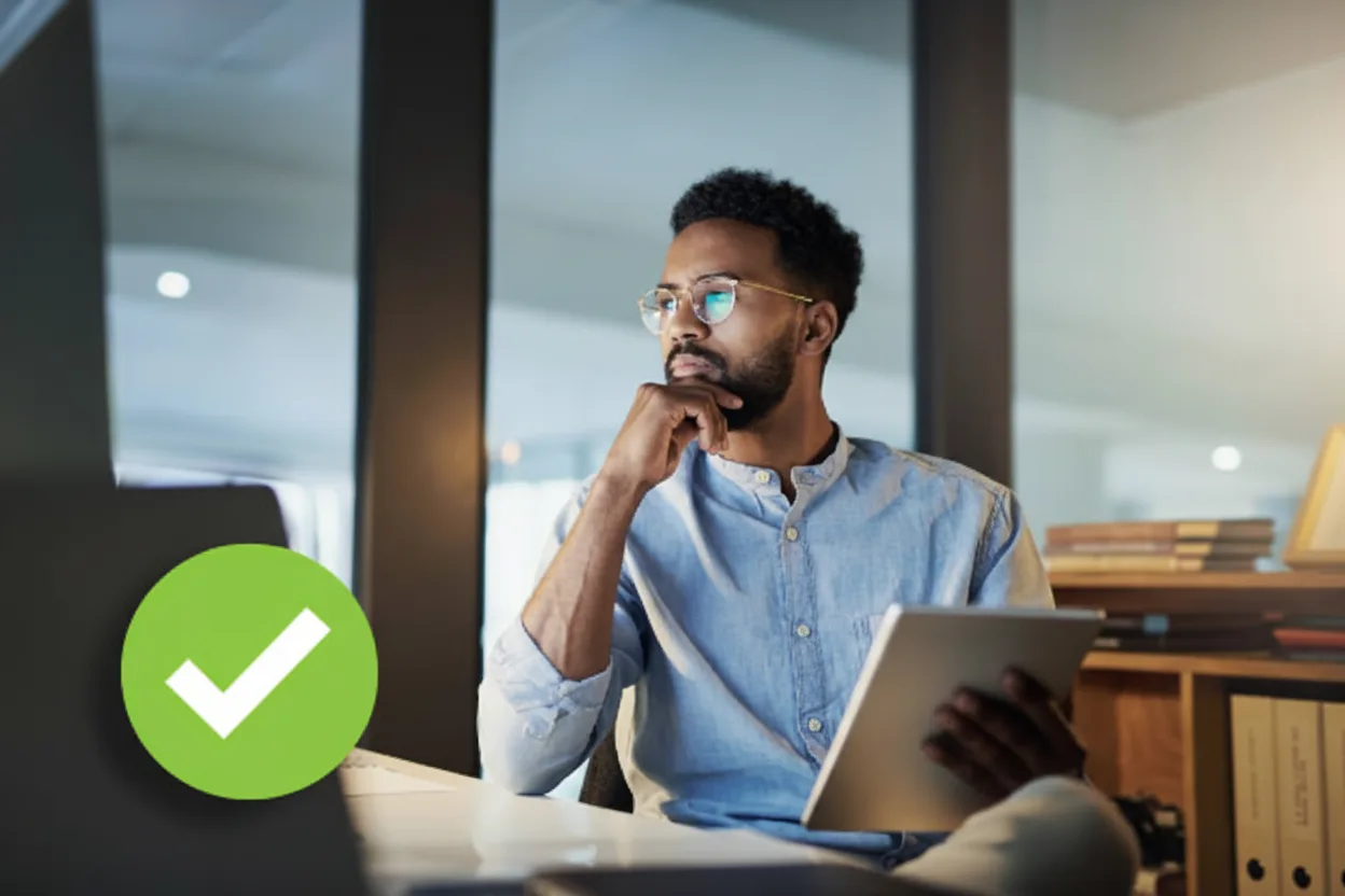 Person som skriver inledning till personligt brev