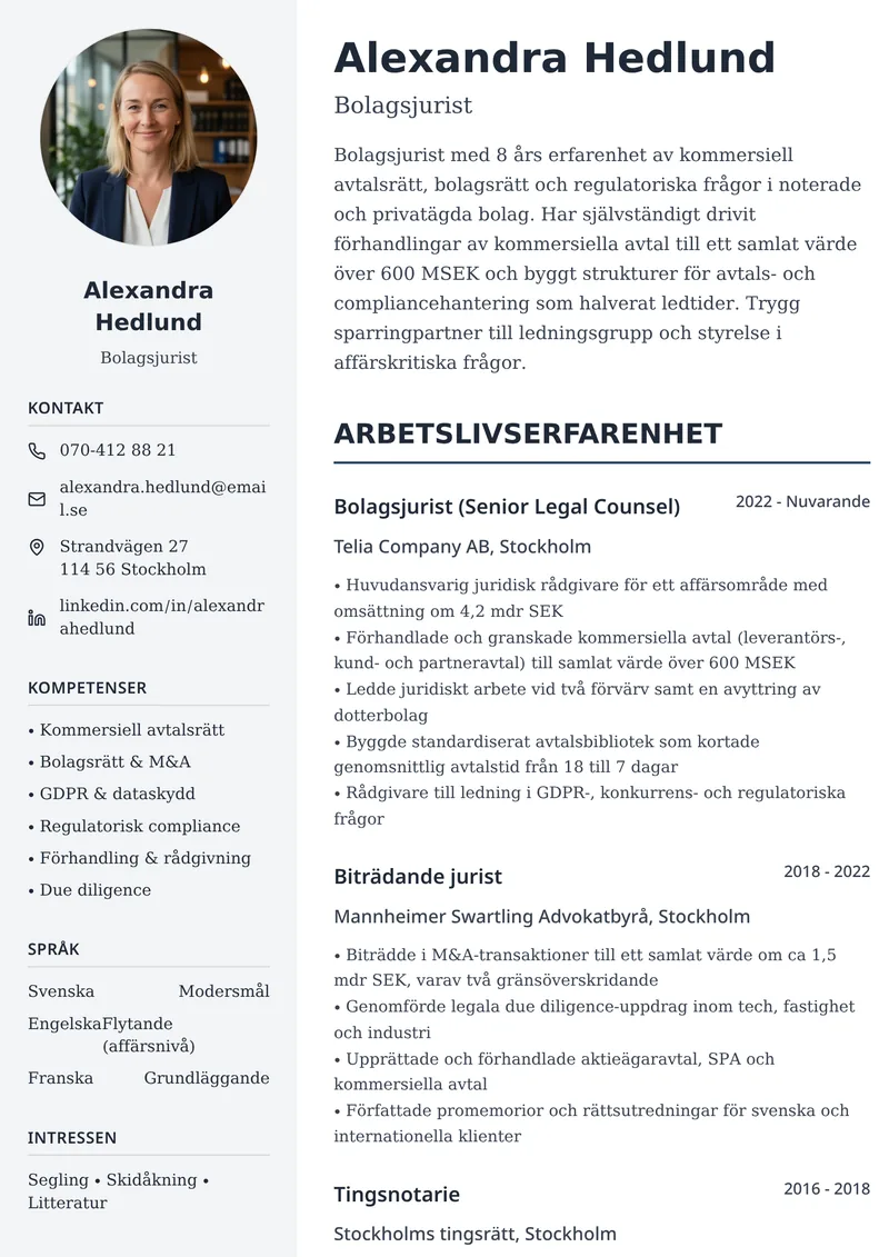 CV-exempel för jurist med formell layout och avsnitt för utbildning och specialistområden