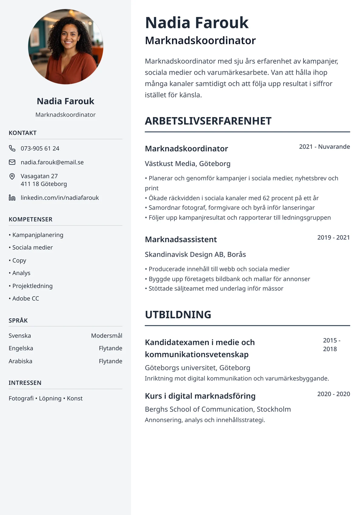 Cv mall med färg, exempel på färgsatt mall med tydliga rubriker och sidfält