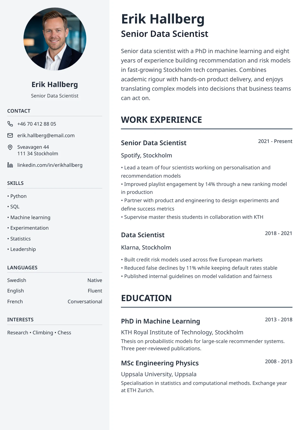Cv mall på engelska med översatta rubriker och text: Work Experience, Education, Skills och Languages