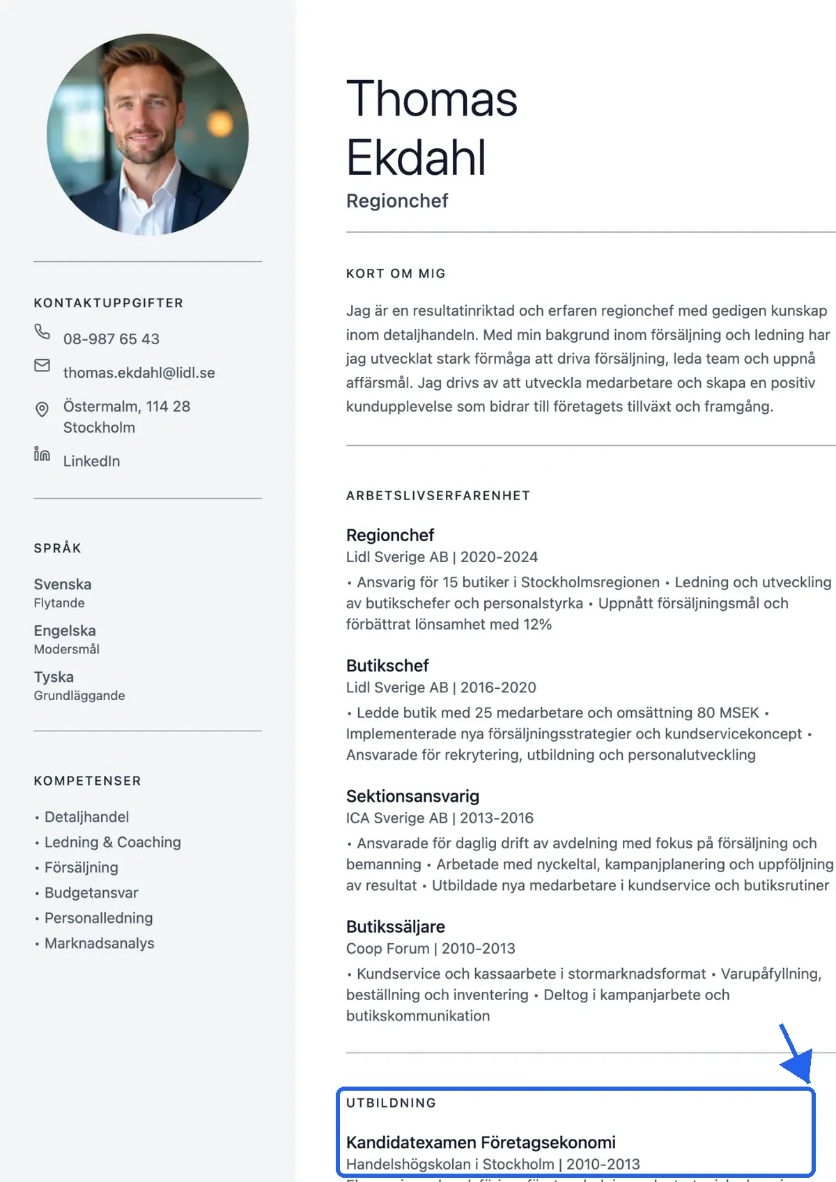 CV-exempel där utbildningssektionen är markerad i ditt cv med en blå ram och pil
